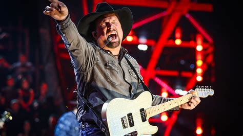 Garth Brooks Hits The Road For A Drive In Concert