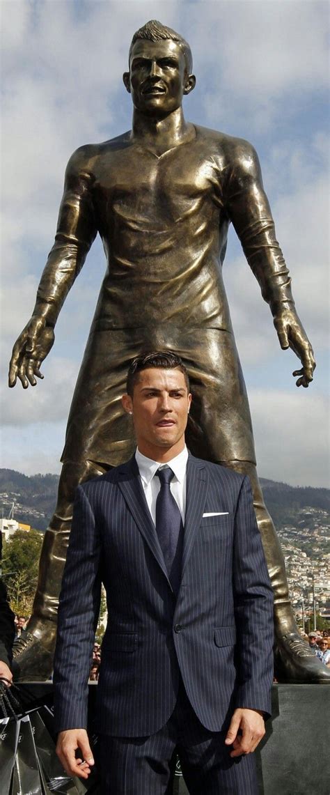 An infamous bust of cristiano ronaldo mocked for its resemblance to former sunderland striker niall quinn and the head from art attack has been replaced by a new model. Cleaning up in a navy pinstripe suit, footballer Cristiano ...
