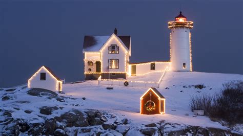 Christmas Lighthouse 2560x1440 Hdtv Wallpaper