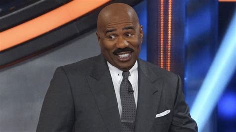 Steve Harvey Is Embracing His New Gray Facial Hair See The Salt And