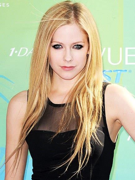 The avril lavigne wiki is a database with information about the singer. Avril Lavigne New Music: Recording a Christmas Album After ...