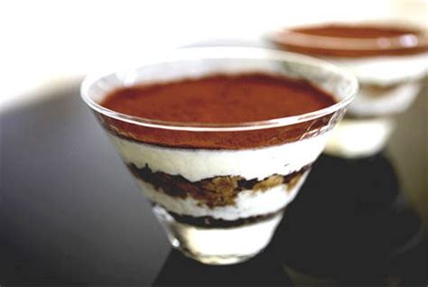 Easy Chocolate Tiramisu Trifles — How To Make Tiramisu — Eatwell101