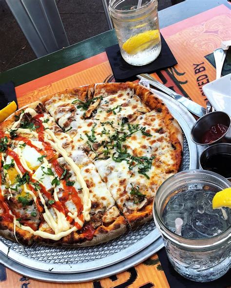 28 Amazing Houston Restaurants That Are Actually In The Suburbs