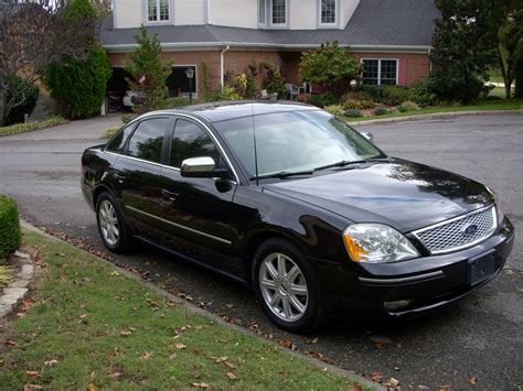 2005 Ford Five Hundred Vins Configurations Msrp And Specs Autodetective