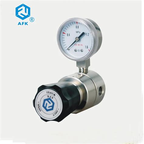 Stainless Steel Pressure Regulator With One Outlet Gauge In 30psi