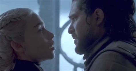 Daenerys Targaryens Final Kiss With Jon Snow Shook Fans To Their Core