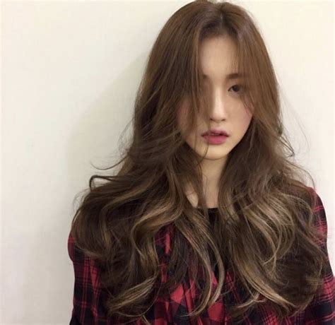 pin by 炎妍 on ╰ ʜᴀɪʀsᴛʏʟᴇs korean hair color asian hair wavy long hair styles