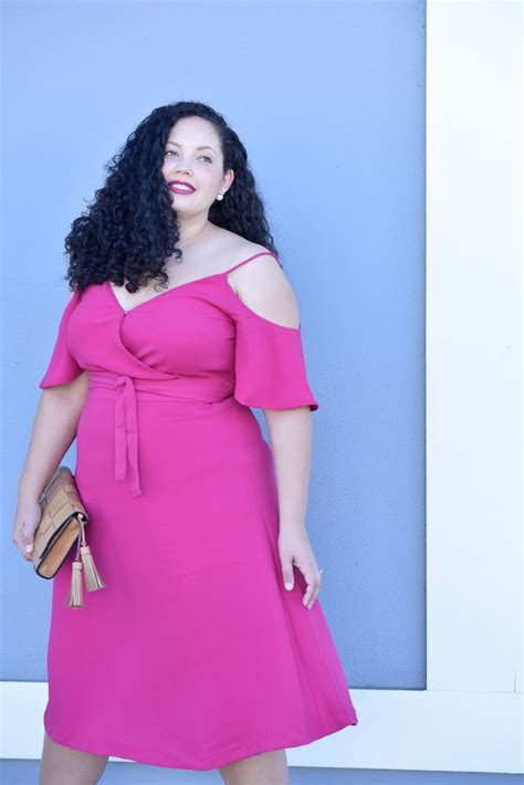 The Dress That’s Flattering On Everyone Girl With Curves Plus Size Dresses Curvy Fashion