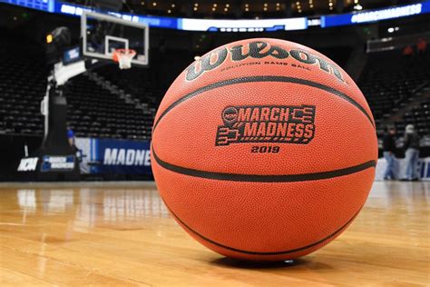 Networks like espn, fox sports, and cbs also offer live streams of sports games on their websites. CBS/Turner announce 10 game crews for March Madness; New ...