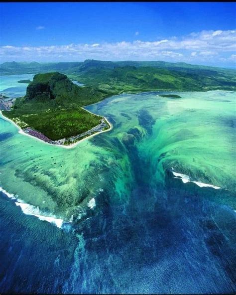 Underwater Waterfall In Indian Ocean Indian Ocean Underwater Nature