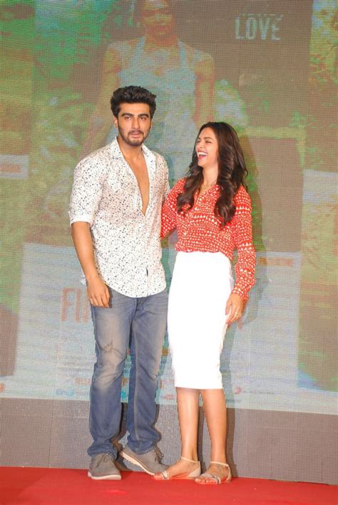 Who Is Taller Deepika Or Kriti Sanoon Quora