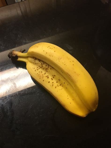 Bought A Bunch Of Bananas And Found 4 Bananas Grown Into 1 R