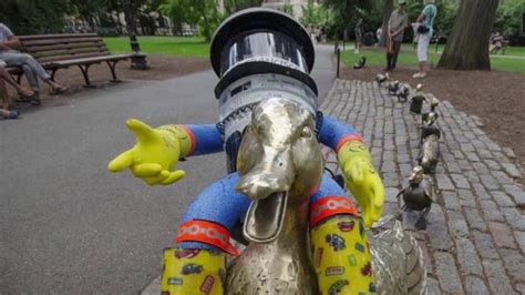 Hitchbot Hitchhiking Robot Gets Beheaded In Philly Cnn