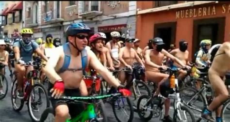 Ciclistas Desnudos Realizan El World Naked Bike Ride En Puebla