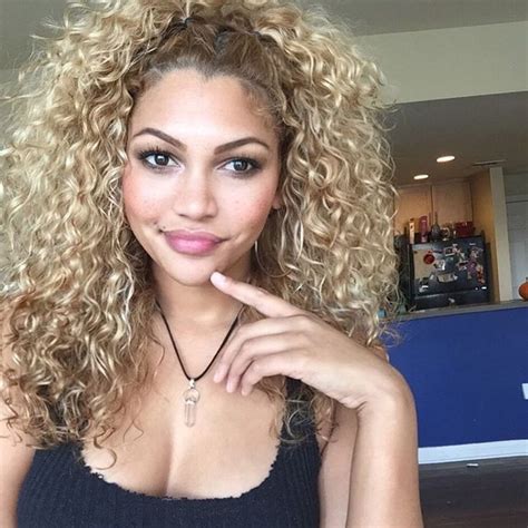Pinterest Jasminedesiree I Wow She S Really Pretty C Blonde Curly