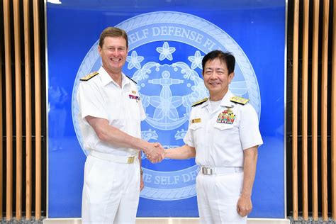 jmsdf self defense fleet eng on twitter 15 jun fleet commander of the royal navy vadm andrew