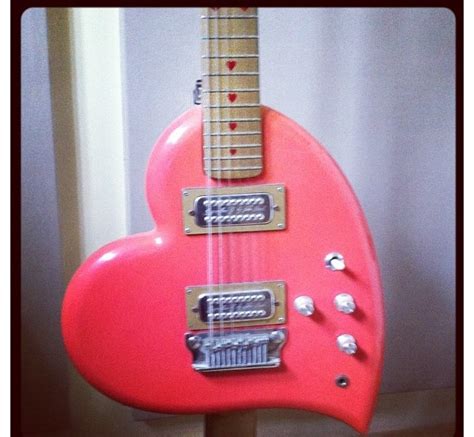 Love This Heart Shaped Guitar Cool Electric Guitars Electric Guitar