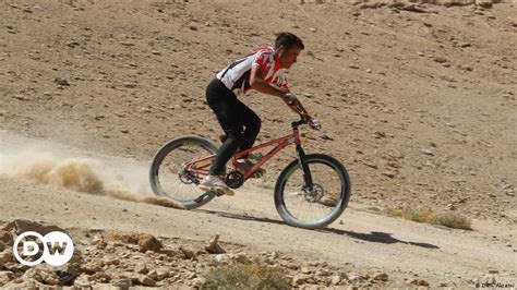 تصویر نخستین مسابقه بایسکل‌سواری کراس کانتری در افغانستان همه مطالب