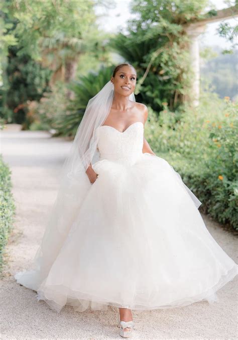 Issa Bride Issa Rae Weds Longtime Boyfriend In Private Ceremony