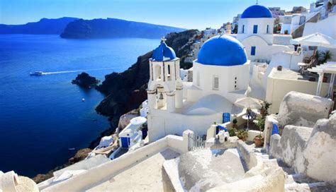 15 Best Things To Do In Santorini For An Epic Island Holiday