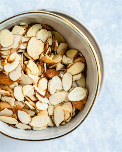 How To Toast Almonds 2 Ways A Couple Cooks