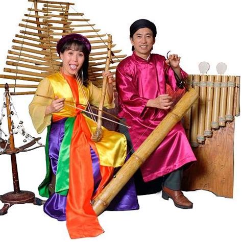 Two Of Vietnams Premiere Musicians Showcase Unique Musical Instruments