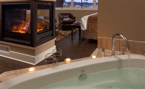 15 Romantic Hotels In Michigan With In Room Jacuzzi And Fireplace