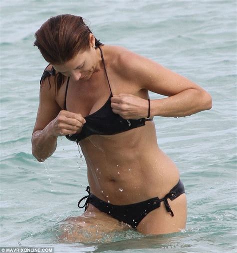 Kate Walsh Continues To Flaunt Her Amazing Pilates Toned Bikini Body On Miami Beach Daily Mail