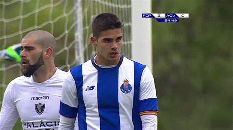 By continuing to browse the site you are consenting to its use. Futebol: FC Porto B-Ac. Viseu, 4-0 (Ledman LigaPro, 38.ª ...