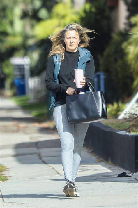 Still married to her husband christopher jarecki? Alicia Silverstone - West Hollywood 01/25/2021 • CelebMafia