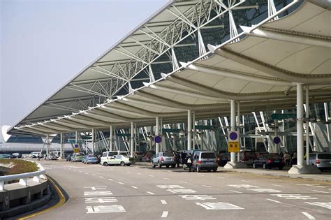 광저우 공항 필수 시설 및 교통 정보