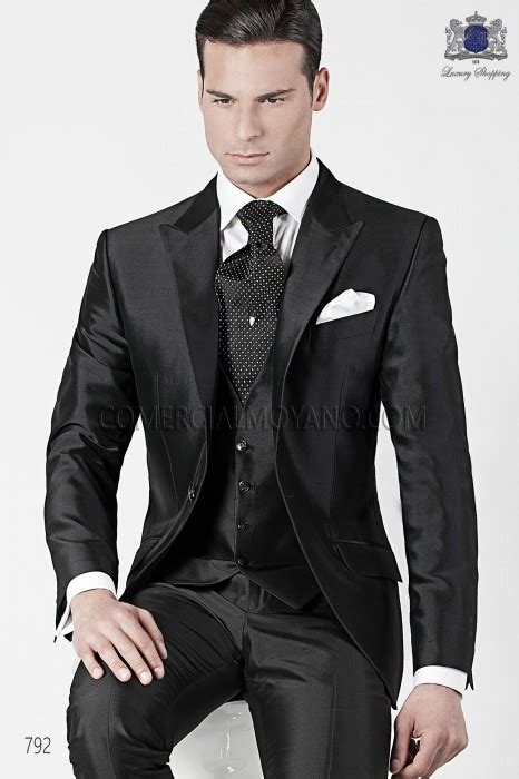 Bespoke Black Suit 3 Pieces Style 792 Mario Moreno Moyano