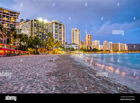 Hawaii Waikiki Beach Resort Hi Res Stock Photography And Images Alamy