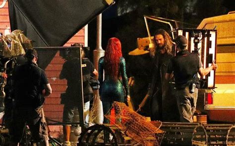 Aquaman Amber Heard Aparece Ao Lado De Jason Momoa Em Nova Foto Do