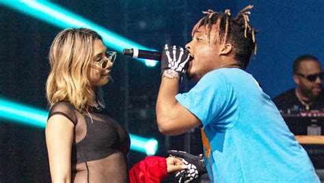 Juice wrld's girlfriend ally lotti gave a moving tribute to the late legends rapper at rolling loud festival in los angeles, one week after his tragic passing. Juice WRLDs GF Surprises Rolling Loud Crowd To Let Fans ...