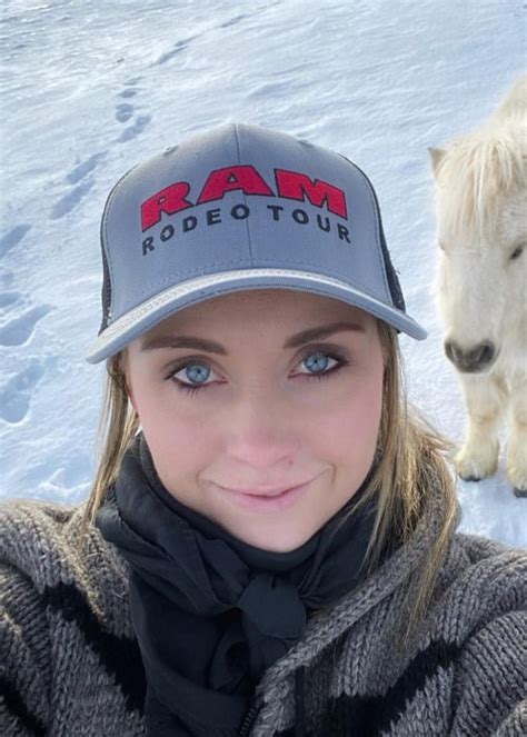 Amber marshall was born on june 2, 1988, in london, canada, to david marshall, and wenda marshall, under the birth sign gemini. Amber Marshall Height, Weight, Age, Body Statistics ...