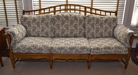 Ethan Allen Country French Windsor Sofa Couch Two Sets Of Cushions 18