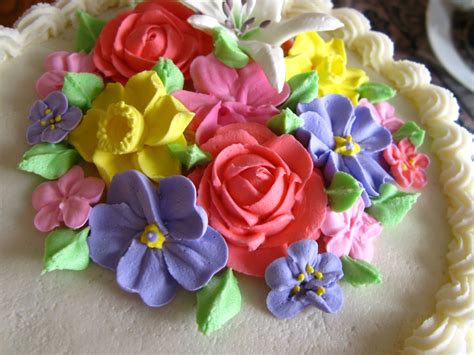 You can choose icing, fondant, buttercream and even. Royal Icing Flowers | Food | Pinterest