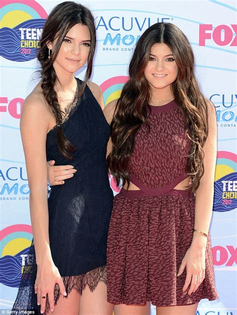 Katching My I Kendall And Kylie Jenner On Teen Choice Awards Red Carpet