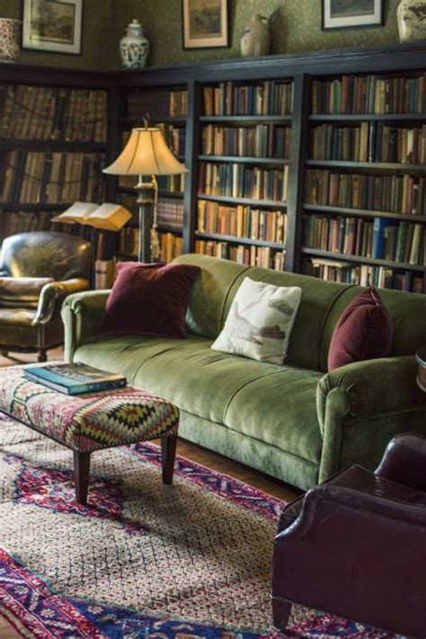 10 Stunning Vintage Home Libraries