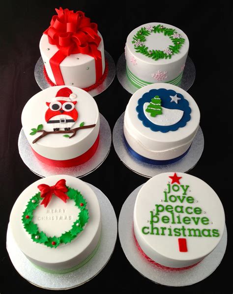 Mini Christmas Cakes