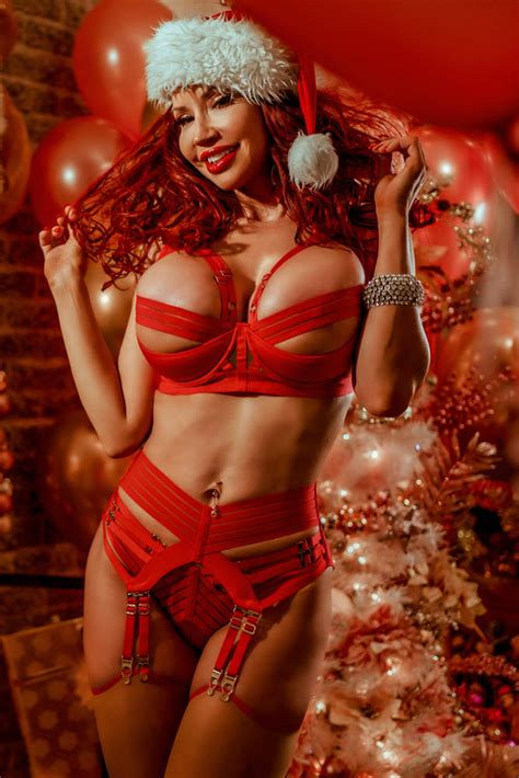 GLAM Christmas Bianca Beauchamp OFFICIAL Latex Fetish And Nudes Photos