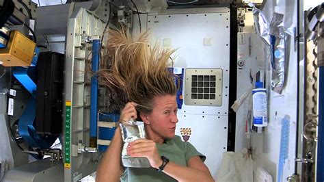 Karen Nyberg Shows How You Wash Hair In Space YouTube