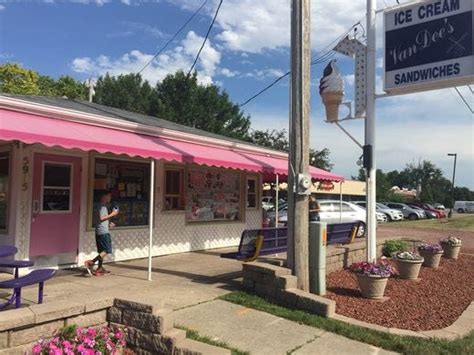 The Essential Ice Cream Shops Of Des Moines