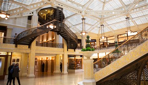 Explore architecture: Frank Lloyd Wright | Choose Chicago