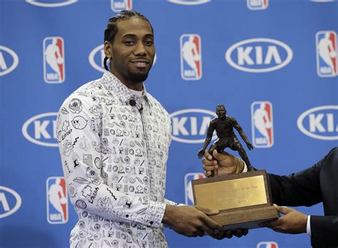 Kawhi Leonard conserve son titre de meilleur défenseur - NBA - Basket
