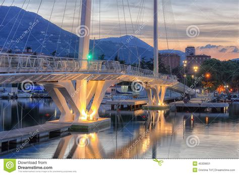 Porto della spezia) is a port in la spezia, liguria, italy. Ponte Di Thaon Di Revel, La Spezia, Cinque Terre Immagine ...