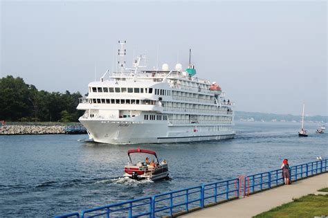 Cruising Back In Passenger Ships Set To Return To Great Lakesseaway