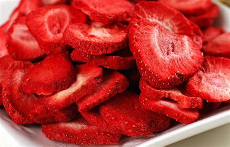Bulk Freeze Dried Strawberrychina Price Supplier 21food