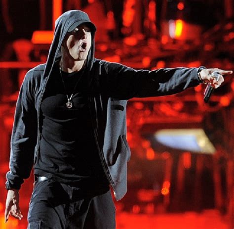 Eminem Ft Skylar Grey “survival”